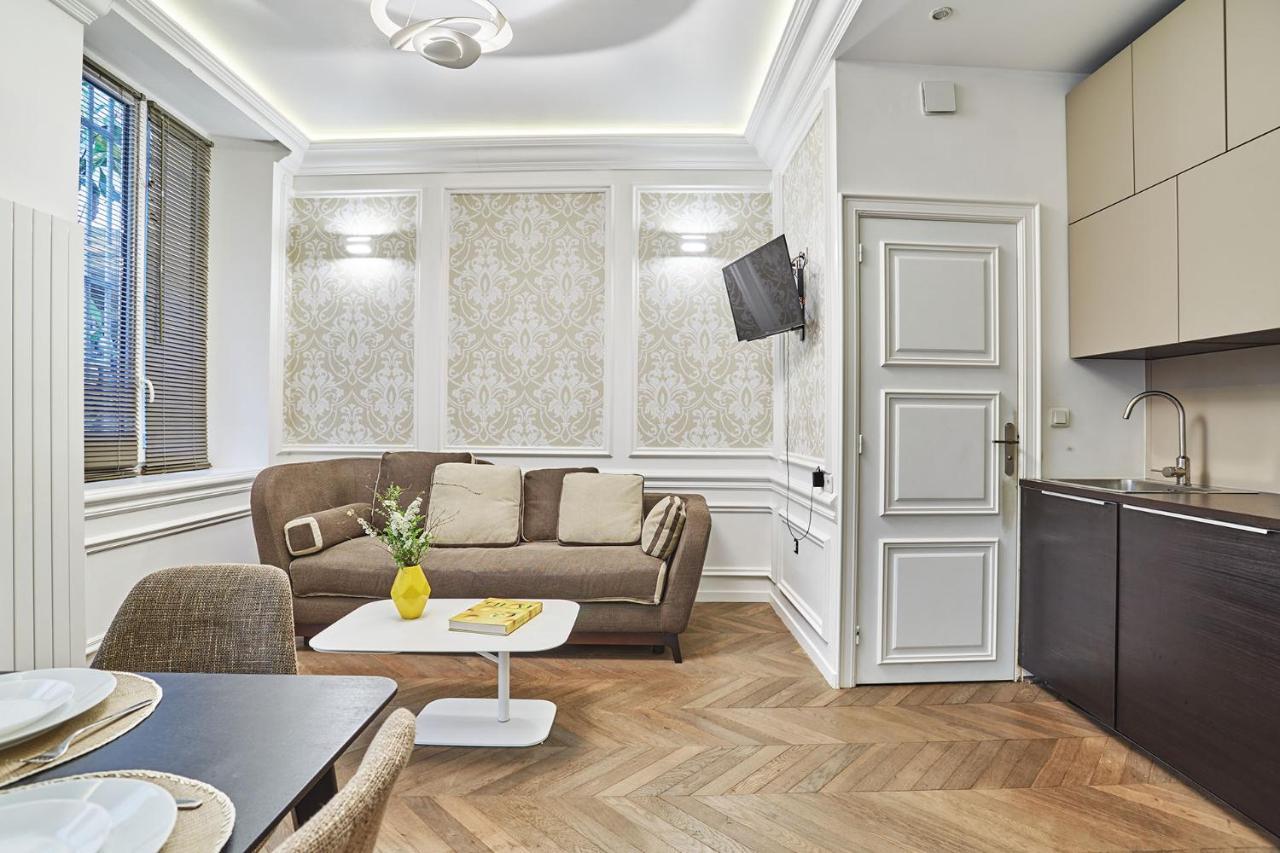 Apartment Louvre Museum By Studio Prestige Parigi Esterno foto