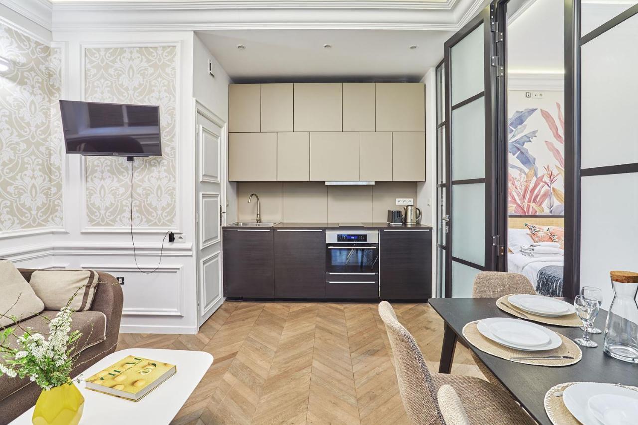 Apartment Louvre Museum By Studio Prestige Parigi Esterno foto