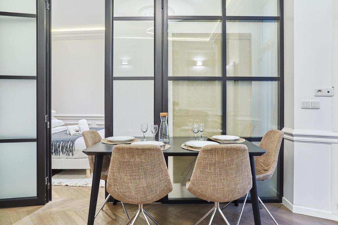 Apartment Louvre Museum By Studio Prestige Parigi Esterno foto